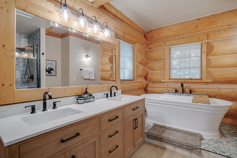 3 Bears Cabin in Angel Fire, New Mexico